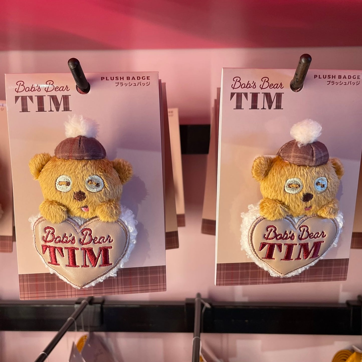 USJ Tim Bear 冬日系列 - 心心公仔扣針