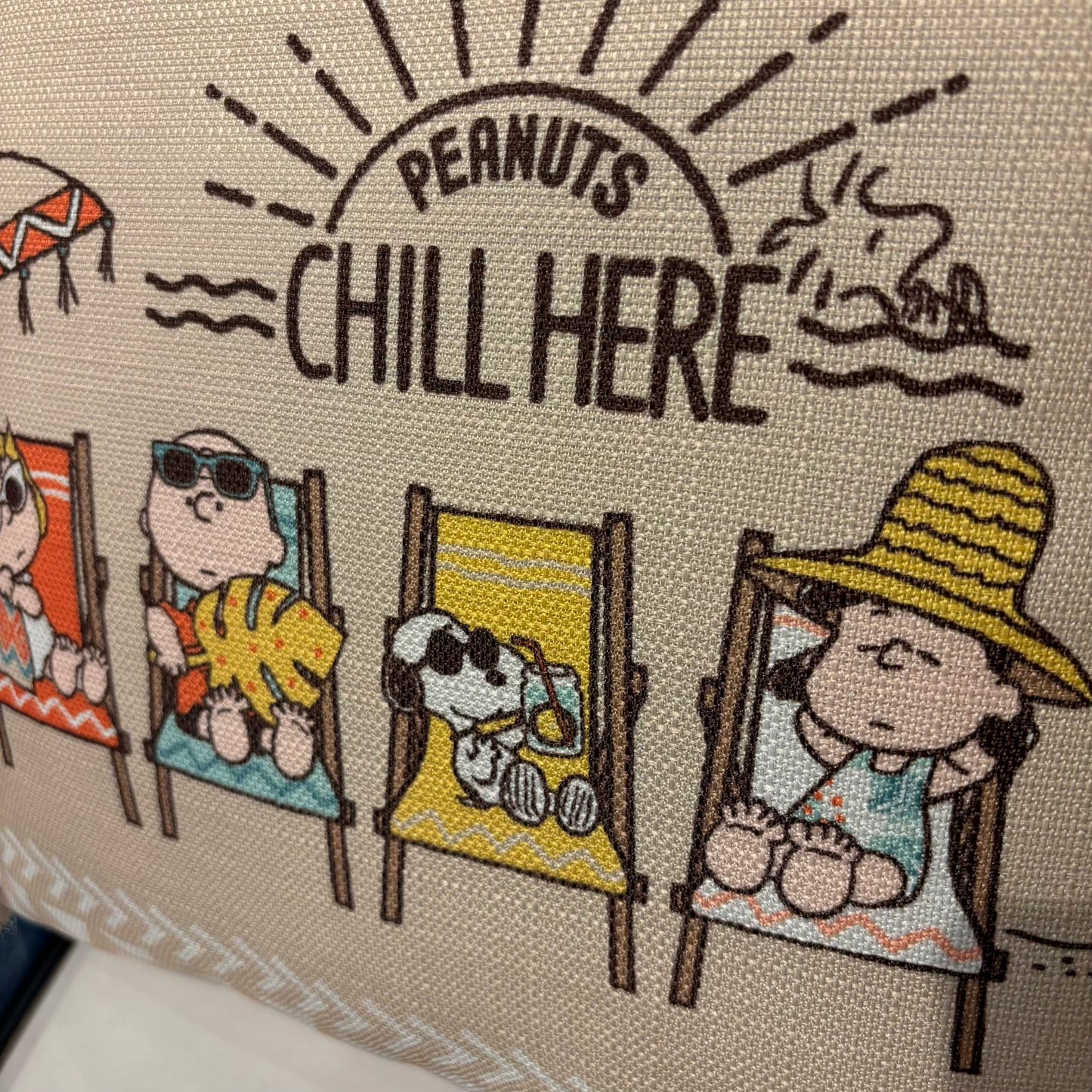 【Order】USJ Peanuts Chill Here - Cushion