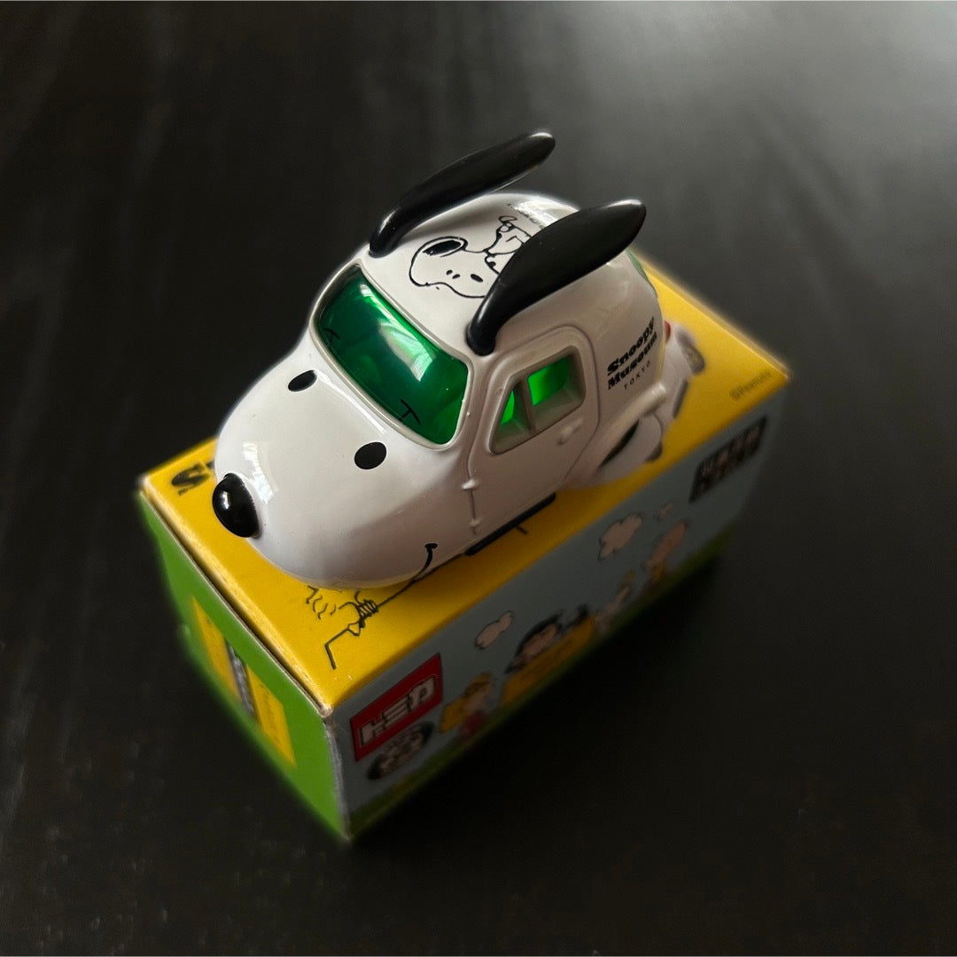 [In stock] Snoopy Museum limited edition Tomica (white)