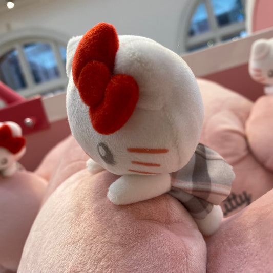 【訂貨】USJ Hello Kitty 蝴蝶形 大Cushion