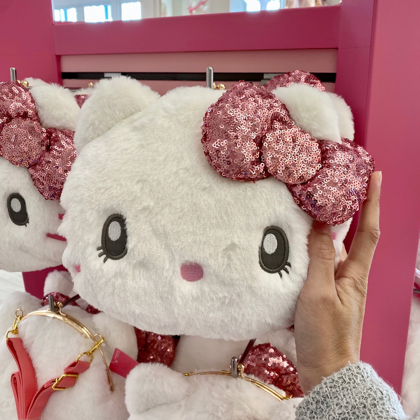 【Order】USJ Hello Kitty Head Shape Shoulder Bag （Shining Ribbon）