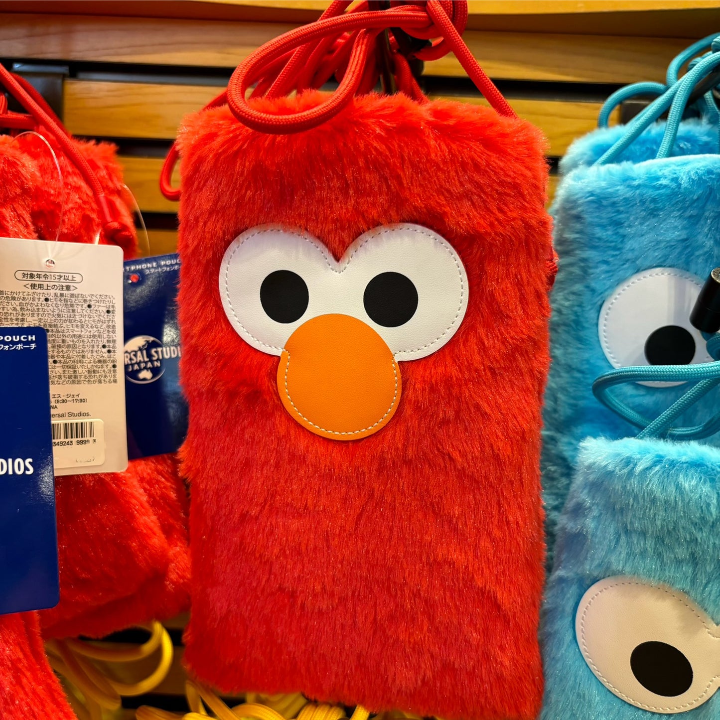 [Order] USJ Sesame Street multi-character furry mobile phone bag crossbody bag