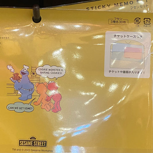 【Order】USJ Sesame Street Sticky Memo with File